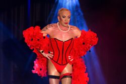Christmas Follies - 2020 (Live) – Bild 3
